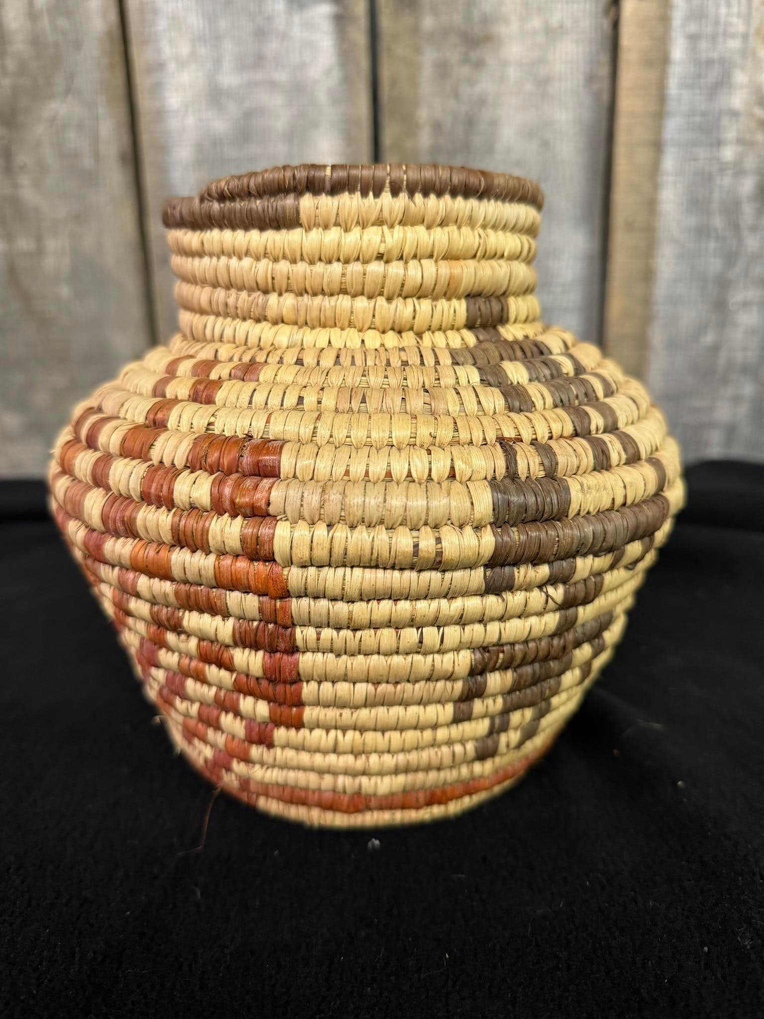 Native American Indian Coil Basket Vase 7" (1 of 3)