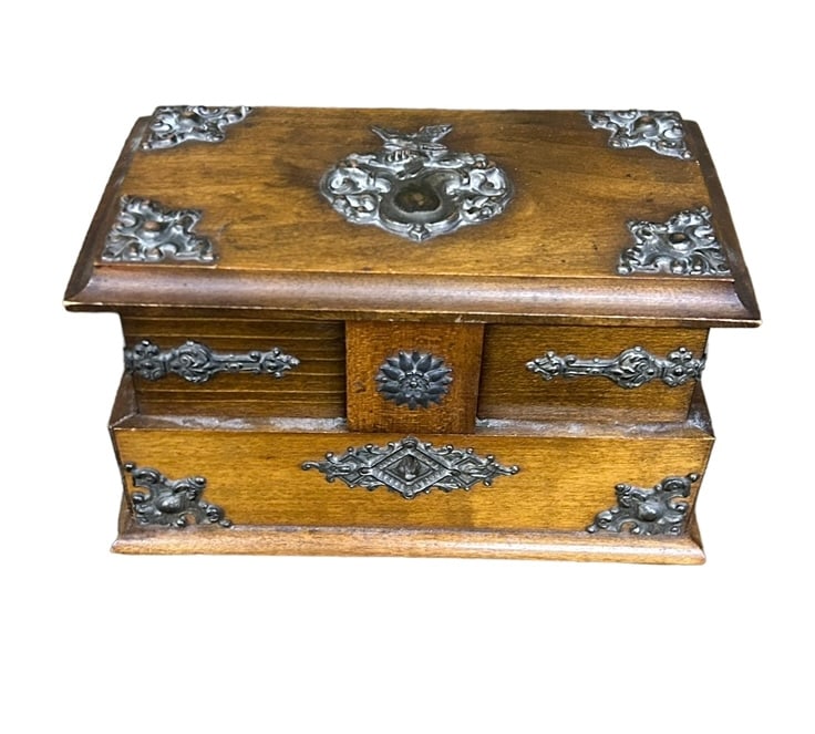 Victorian Chest Style Wooden Ring Box  -  5"T / 7"W / 4"D (1 of 2)