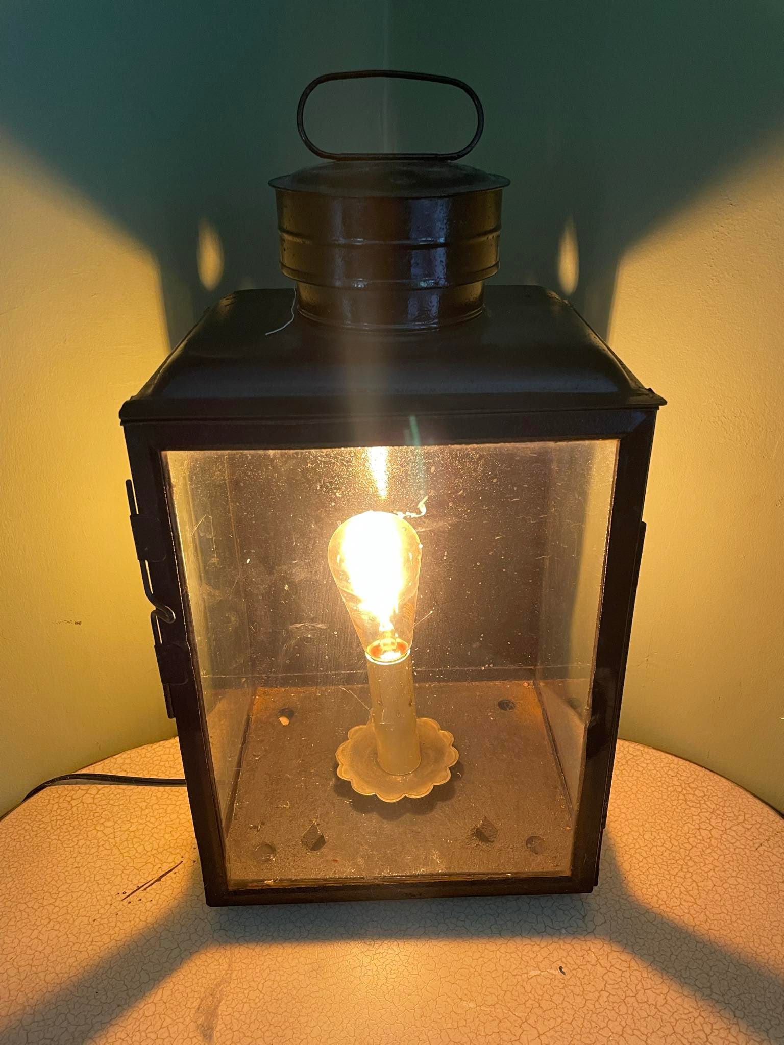 DIETZ Electrified Hand Lantern: DIETZ Electrified Hand Lantern