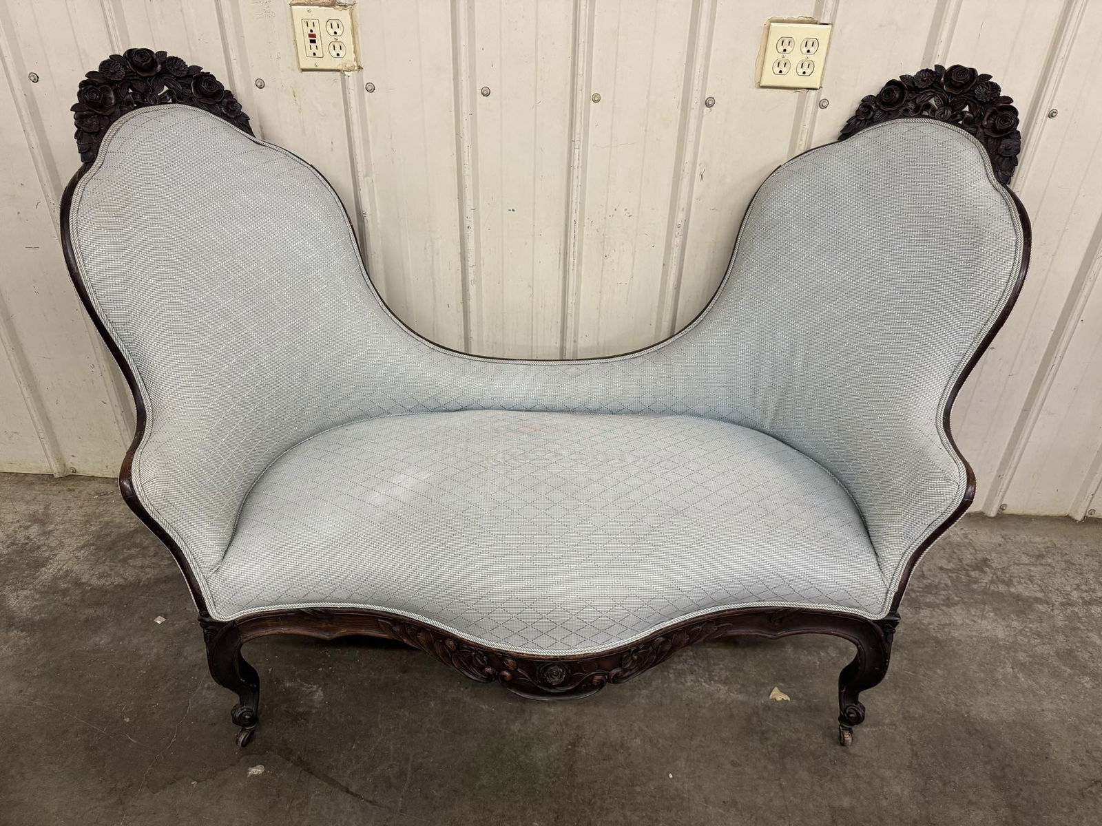 Unusual Philadelphia Rosewood Settee, American Circa 1848. (Complete Ownership Record Available to: Unusual Philadelphia Rosewood Settee, American Circa 1848. (Complete Ownership Record Available to Original Purchase. From the Historic Rodes House, Danville KY