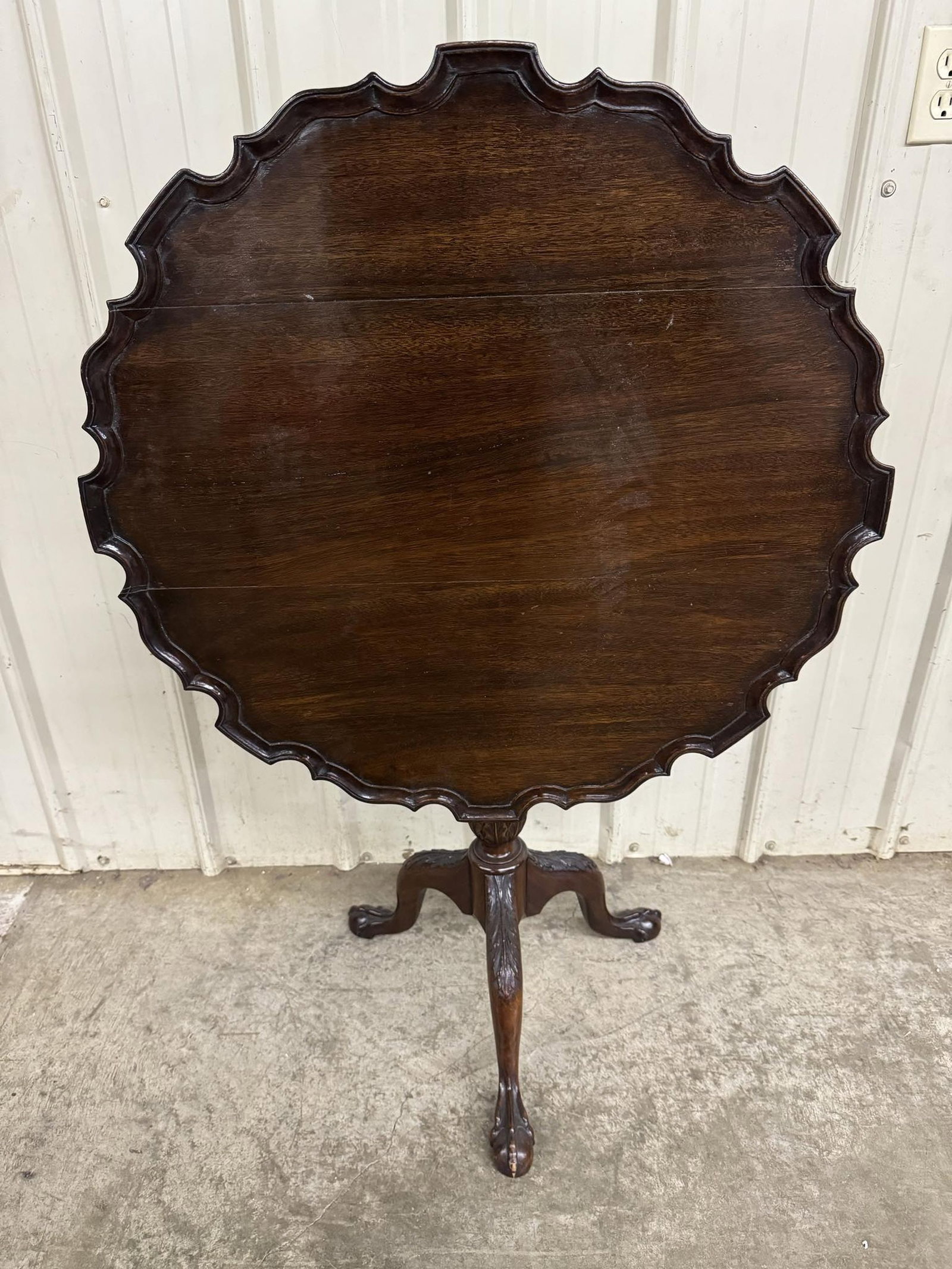 Fine Late George III Mahogany Piecrust Edge Tilt Top Table. English, Circa 1820: Fine Late George III Mahogany Piecrust Edge Tilt Top Table. English, Circa 1820