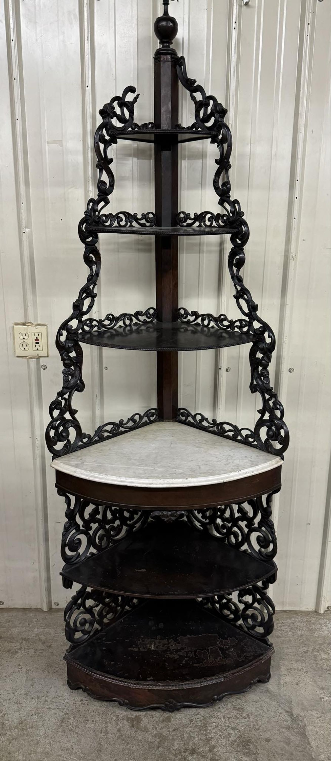 Rosewood Rococo Revival Corner Etabre, American, c. 1850: Rosewood Rococo Revival Corner Etabre, American, c. 1850