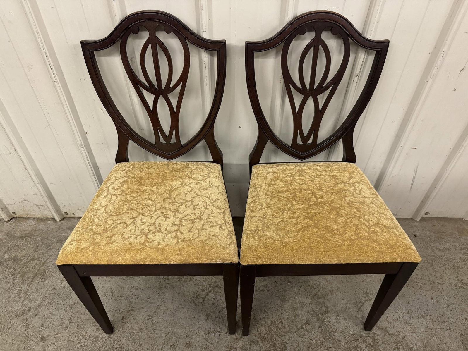 Pair of Vintage Dining Chairs: Pair of Vintage Dining Chairs