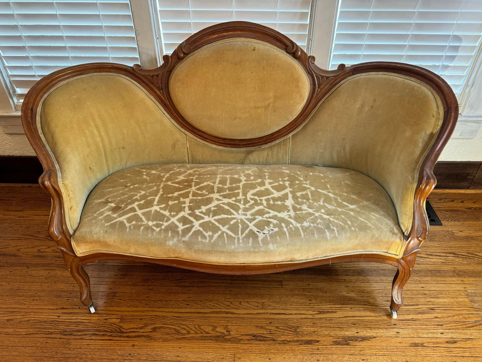 Antique Victorian Settee (1 of 3)