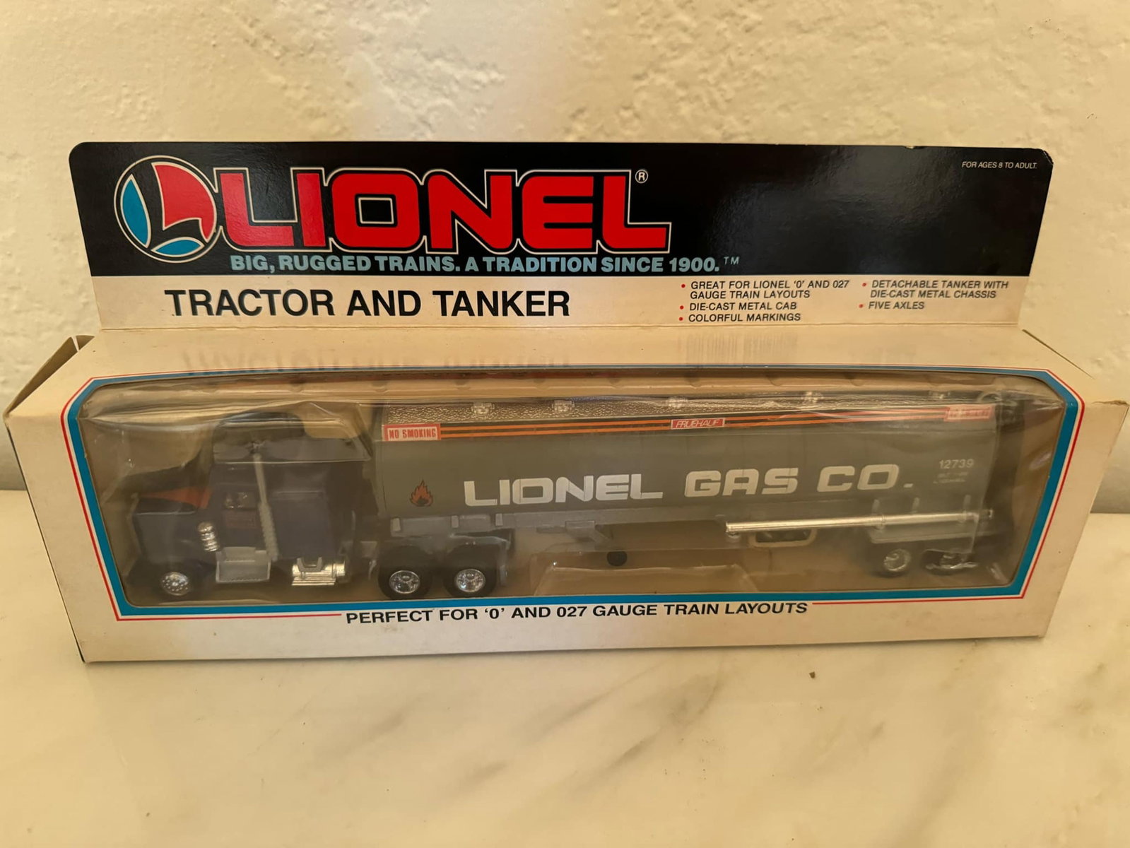 Lionel Gas Co Tractor and Tanker: Lionel Gas Co Tractor and Tanker