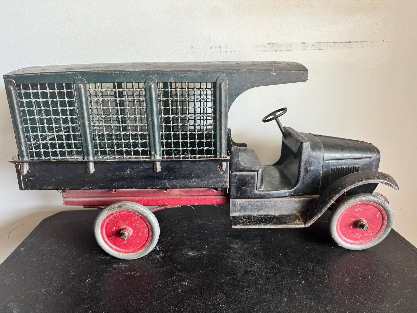Buddy L Pressed Steel Railway Express Truck In Original Condition, Circa 1920's: Buddy L Pressed Steel Railway Express Truck In Original Condition, Circa 1920's