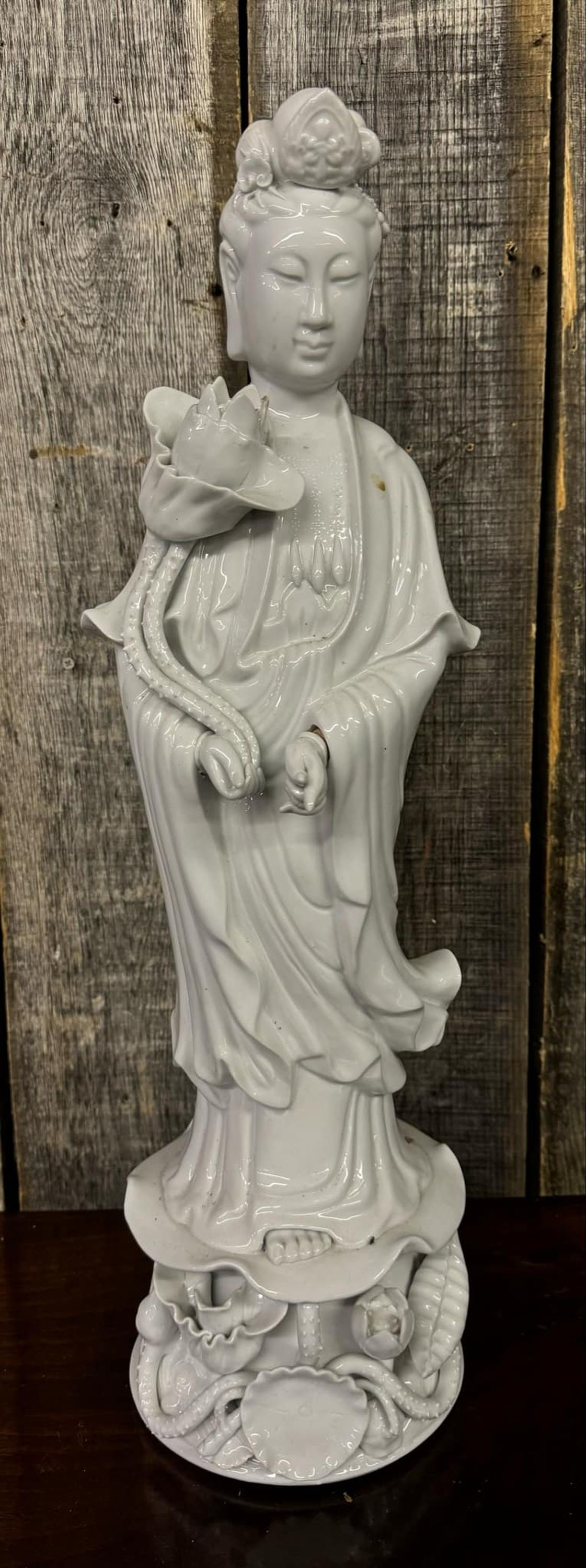 Blanc de Chine Quan Yin (Kwan Yin) Goddess of Mercy, Porcelain Cast, Made in China: Blanc de Chine Quan Yin (Kwan Yin) Goddess of Mercy, Porcelain Cast, Made in China