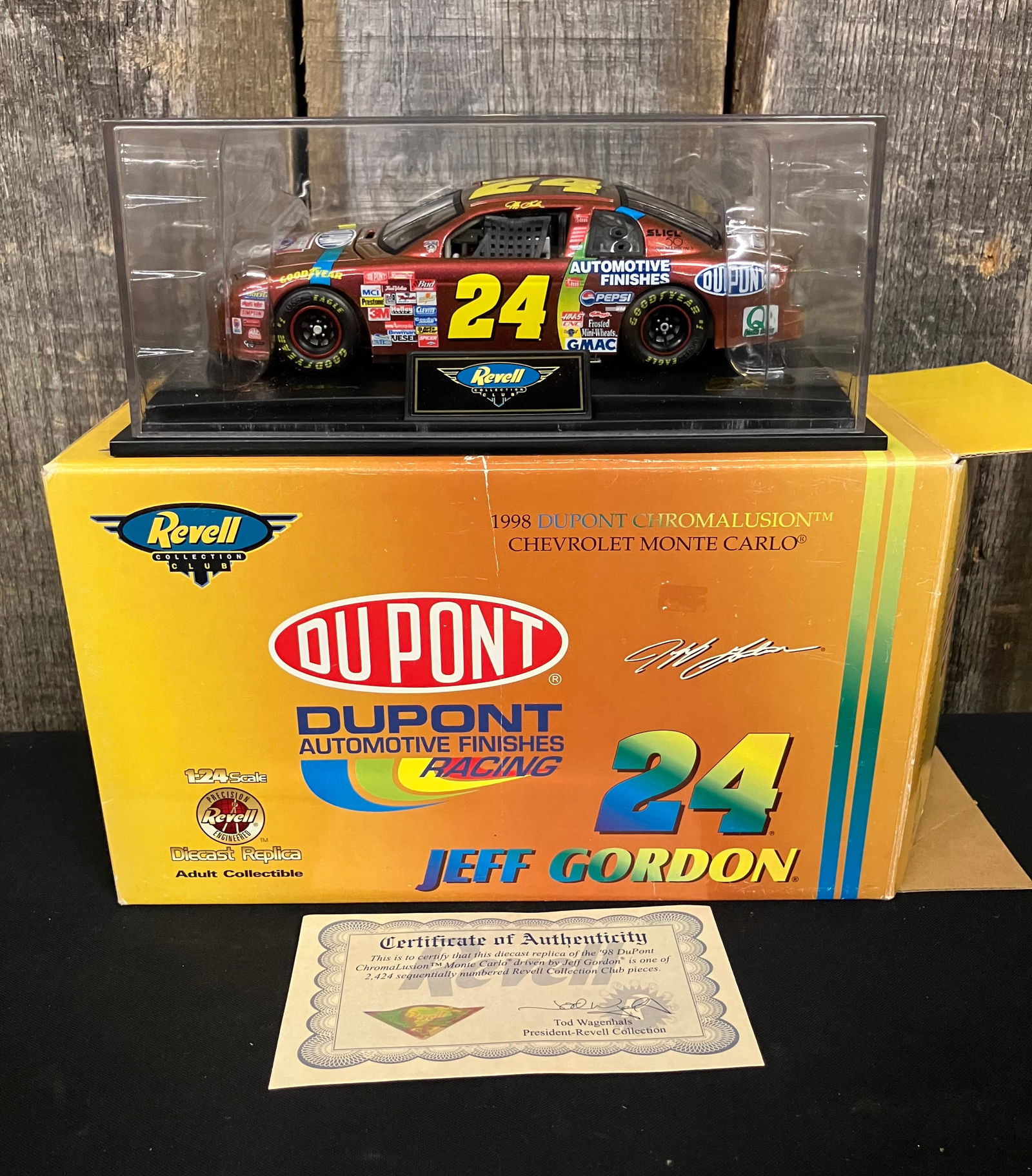 1:24 Scale Revell Jeff Gordon Diecast Metal 1998 Dupont Chromalusion Chevrolet Monte Carlo In (1 of 3)