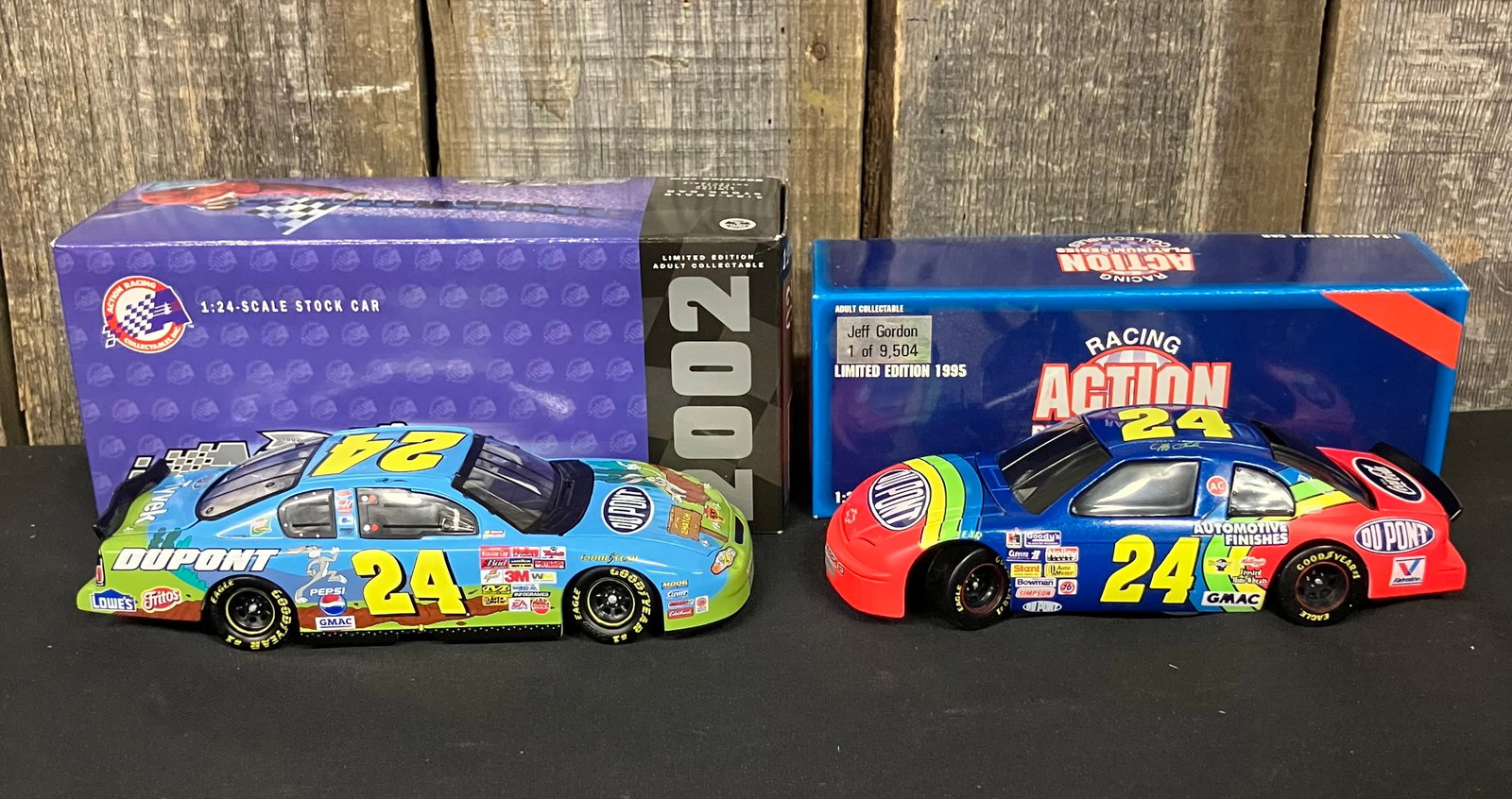 1:24 Scale Action Racing Collectables Pair Of Jeff Gordon Diecast Metal Cars 1995 - 2002 With: 1:24 Scale Action Racing Collectables Pair Of Jeff Gordon Diecast Metal Cars 1995 - 2002 With Original Packaging 9"