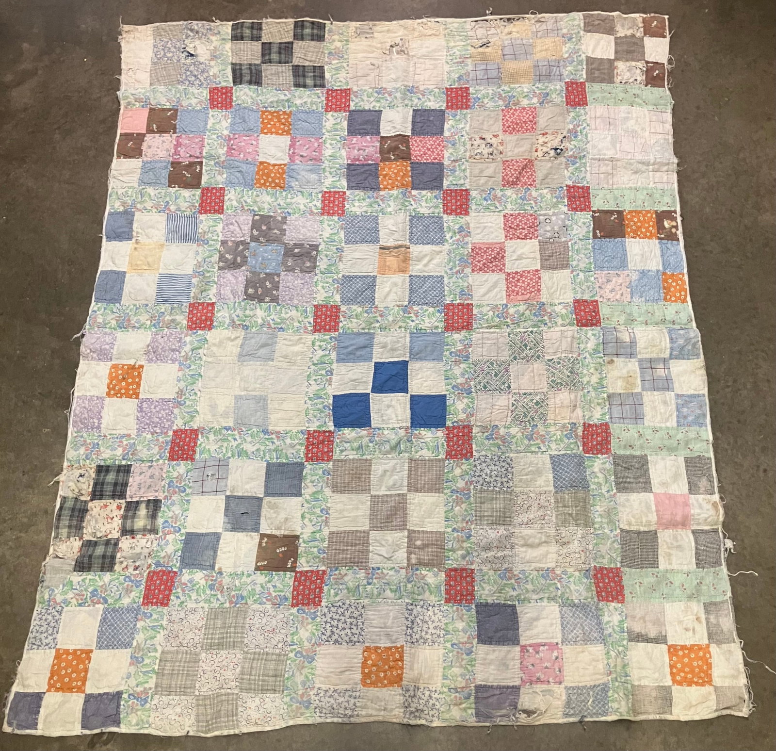Antique Hand Sewn Quilt 79"X63": Antique Hand Sewn Quilt 79"X63"