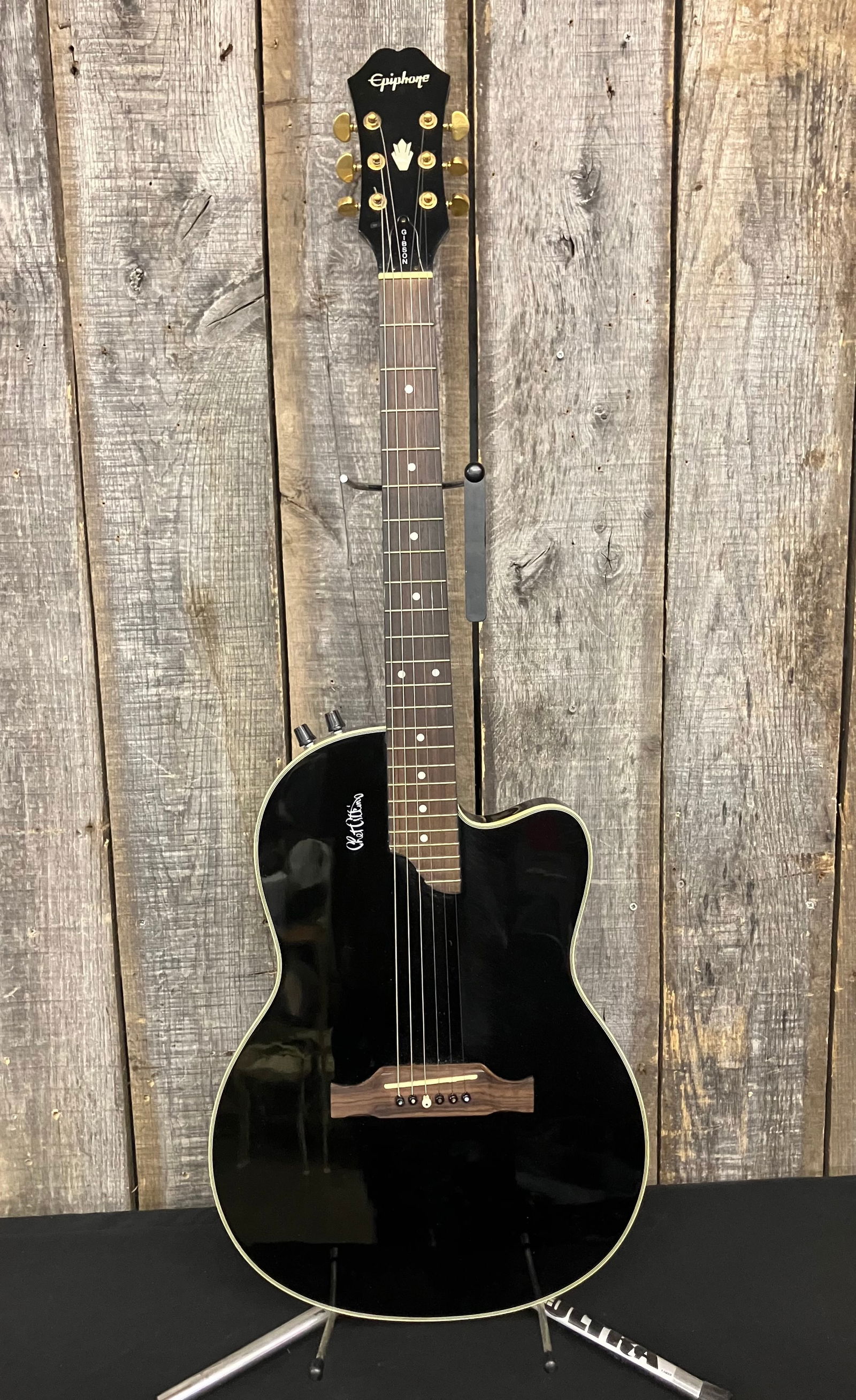 Epiphone Chet Atkins SST Acoustic-Electric Guitar Serial:SC03030610 4"X14X41" With Hard Case: Epiphone Chet Atkins SST Acoustic-Electric Guitar Serial:SC03030610 4"X14X41" With Hard Case
