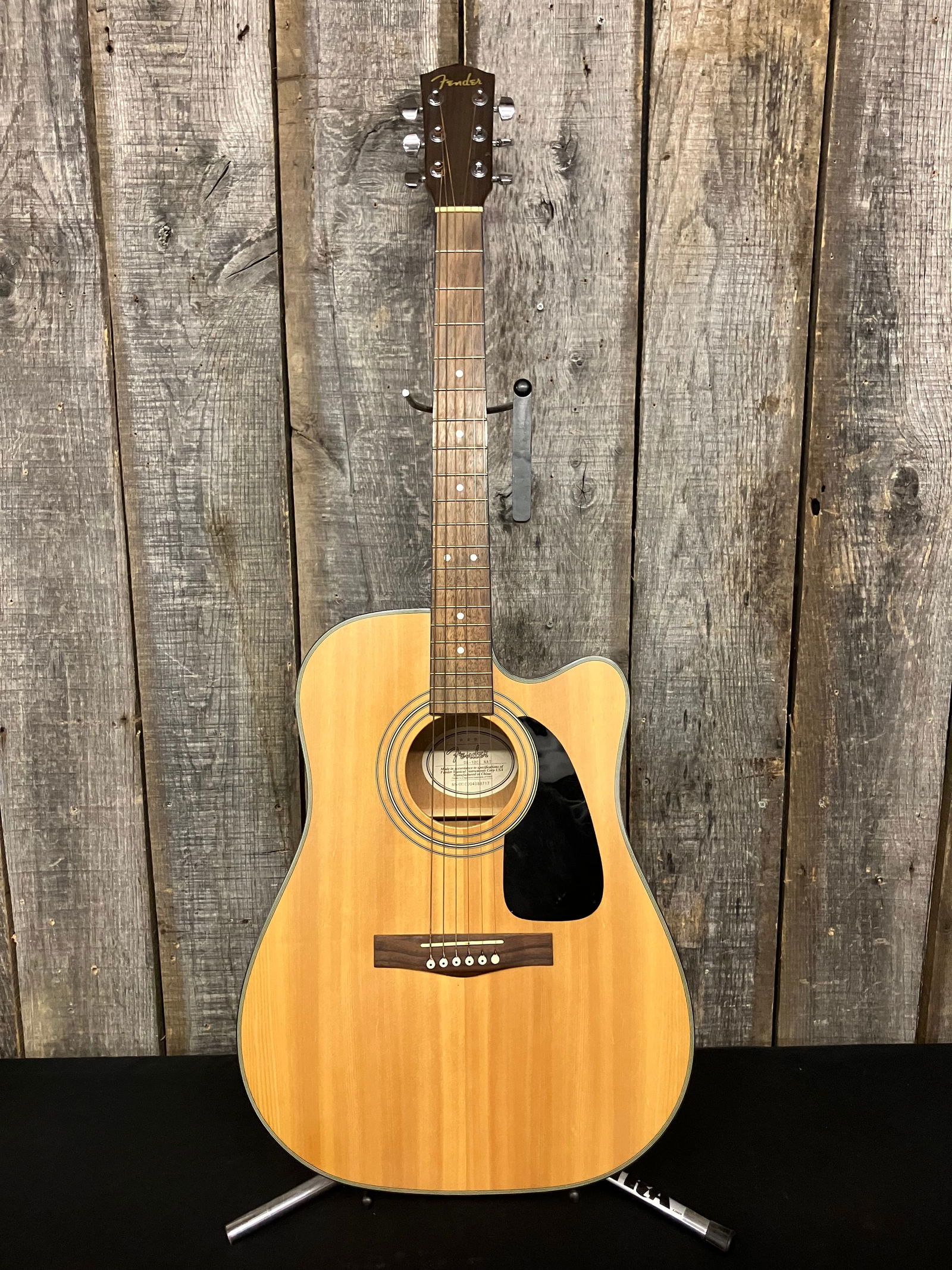 Fender DG-10CE Nat Acoustic-Electric Guitar Natural Finish Serial:CD04088717 App. 4"X 16"X 40" With: Fender DG-10CE Nat Acoustic-Electric Guitar Natural Finish Serial:CD04088717 App. 4"X 16"X 40" With Gig Bag