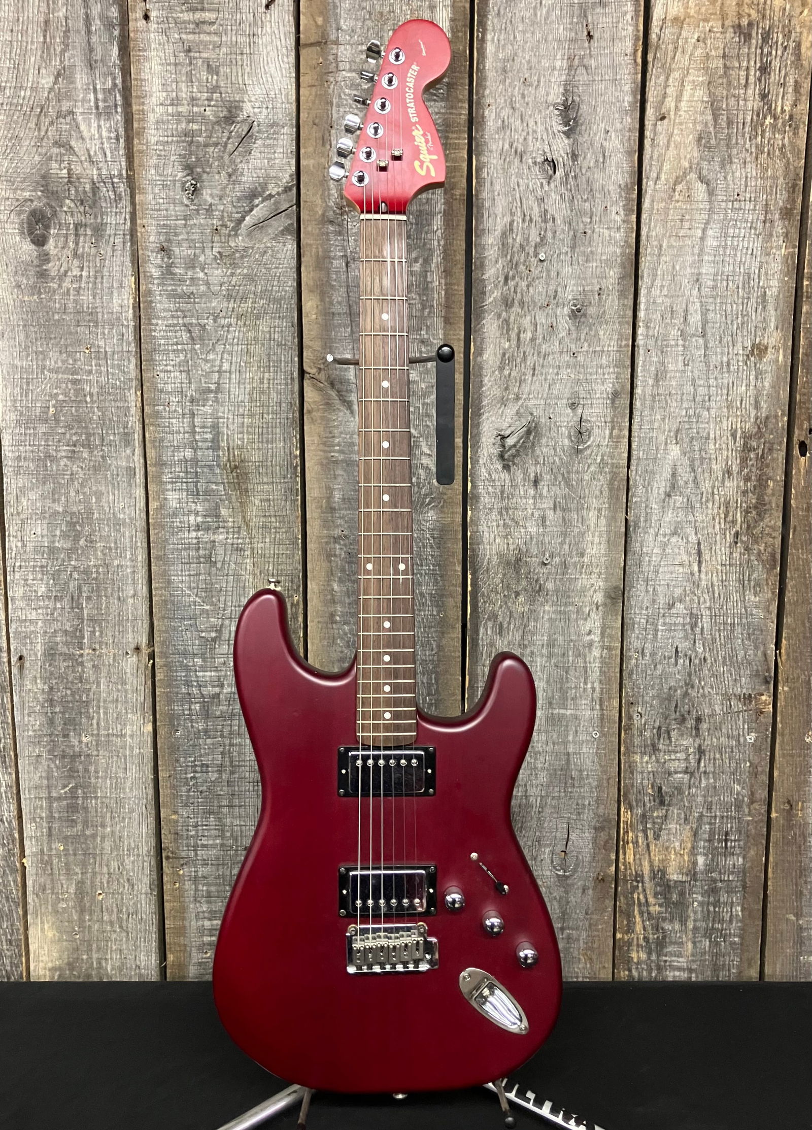 Squier By Fender Stratocaster Red Electric Guitar Serial:4C050224195 App. 2"X 13"X 39" With Gig Bag: Squier By Fender Stratocaster Red Electric Guitar Serial:4C050224195 App. 2"X 13"X 39" With Gig Bag