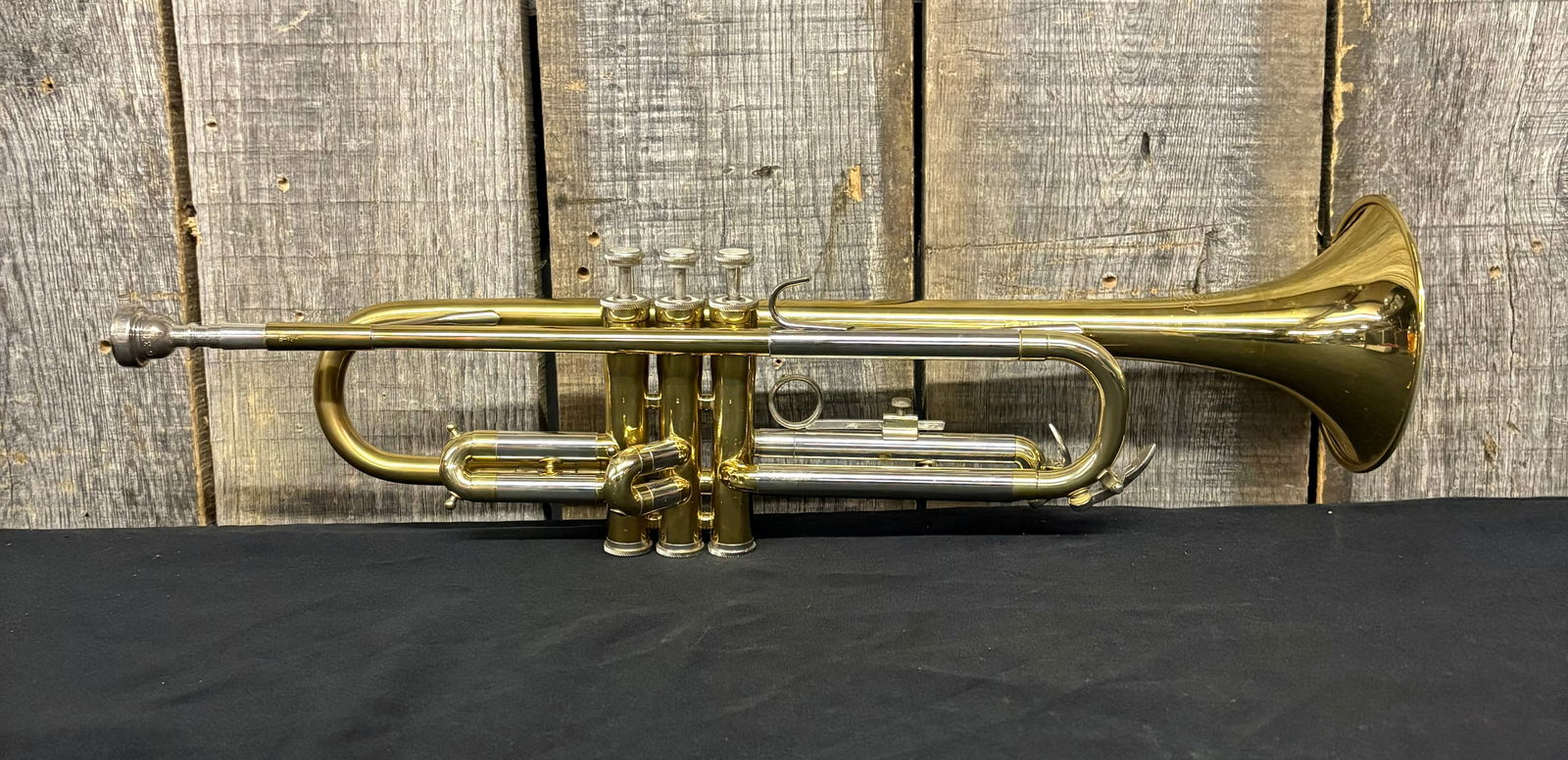 Blessing B-125 USA Trumpet 571225 App. 19" With Case: Blessing B-125 USA Trumpet 571225 App. 19" With Case