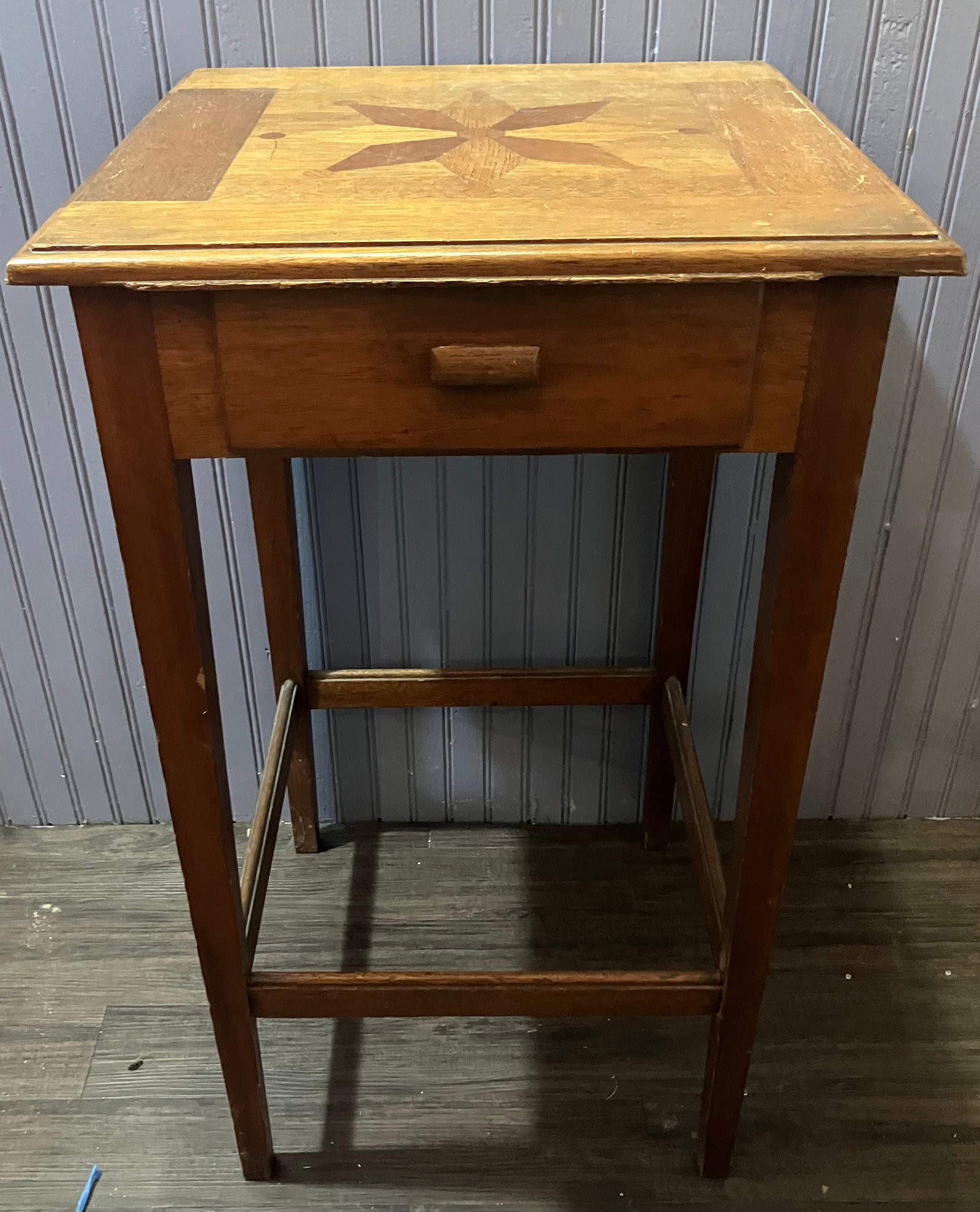 Antique Oak One Drawer Work Table With Inlaid Star Decoration Measuring 18"X 18"X 31" (1 of 4)
