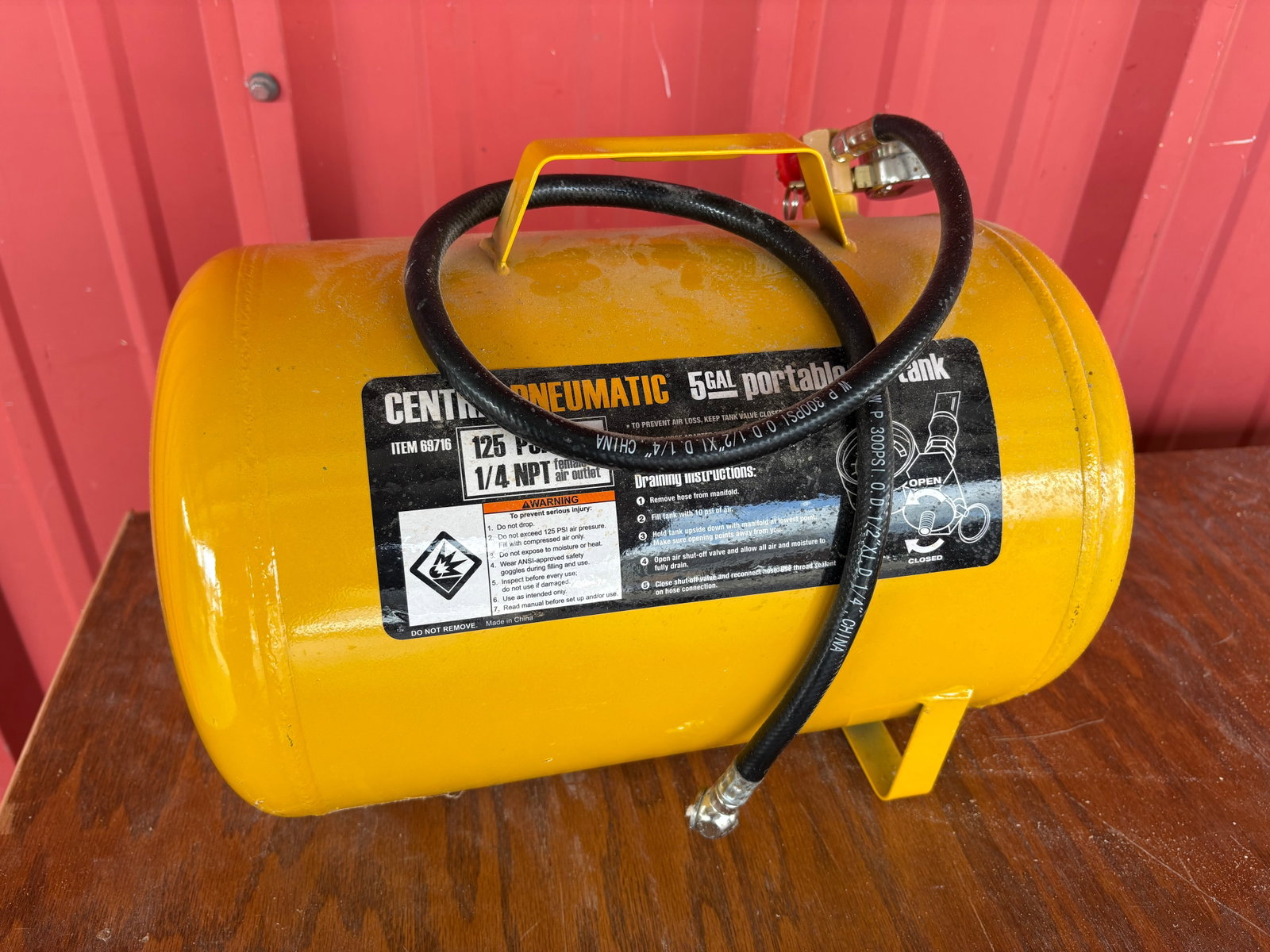 Central Pneumatic 5 Gallon Portable Air Tank: Central Pneumatic 5 Gallon Portable Air Tank