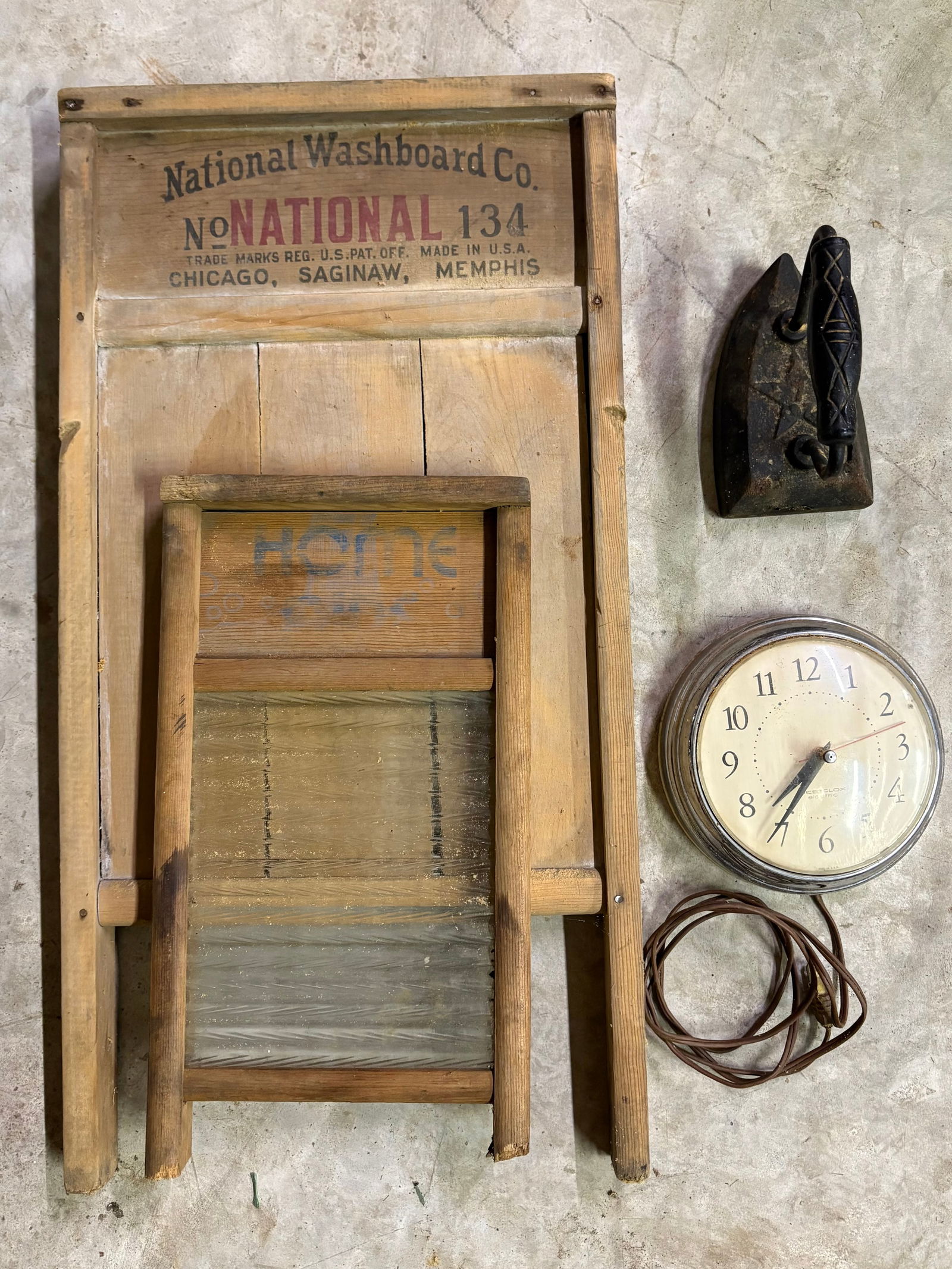Pair Of Primitive Style Washboards Including Glass Washboard, Vintage Westclox Electric Wall Clock (1 of 6)