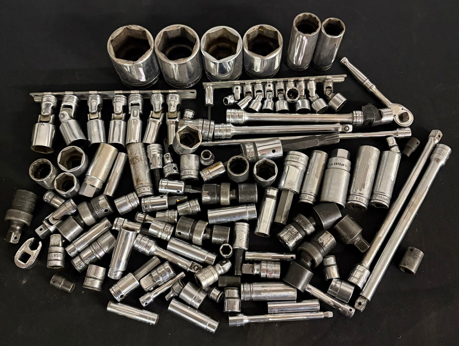 Large Collection Of Snap-On Sockets, Ratchets And Extensions (Lot 18"W As Seen) (1 of 7)