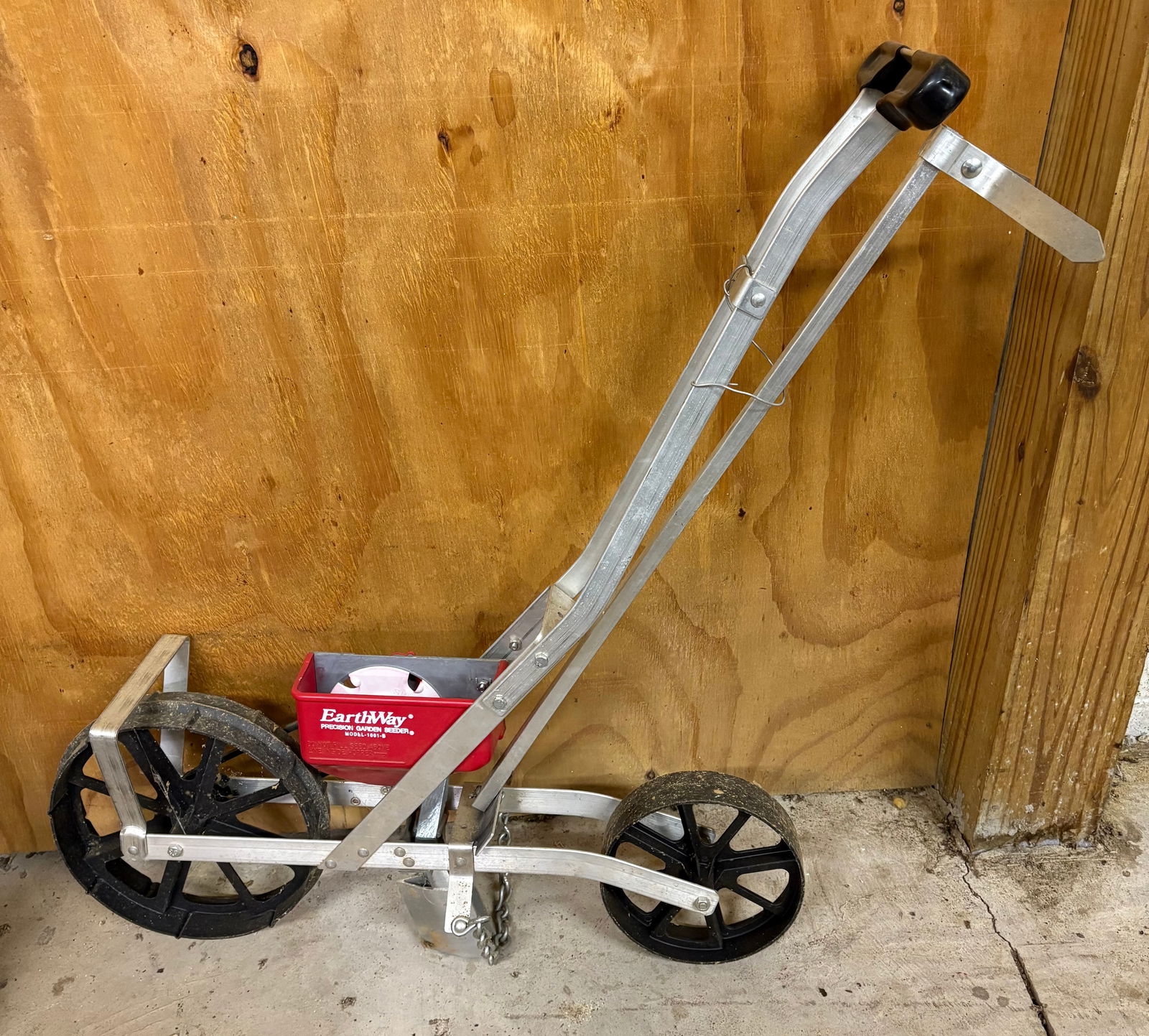 EarthWay Precision Garden Seeder Model 1001-B (1 of 4)