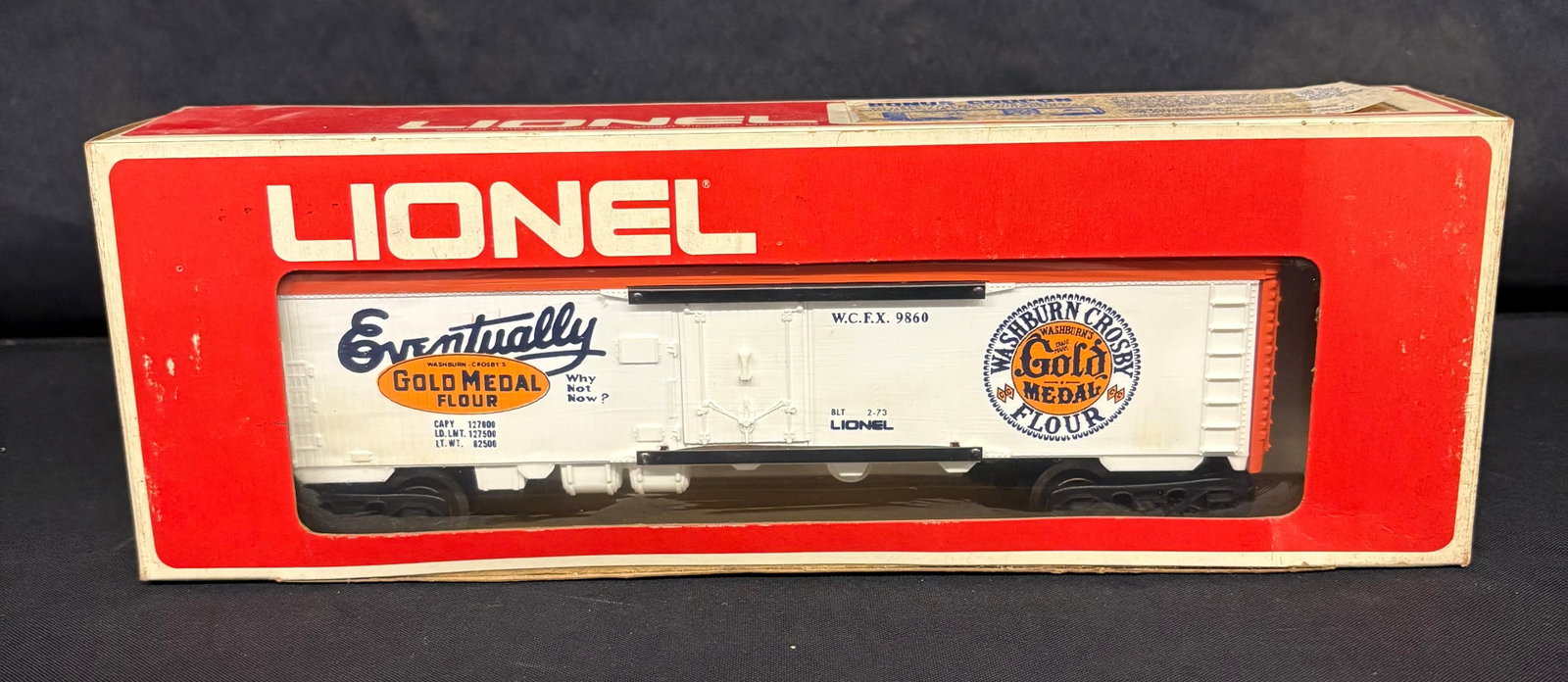 Lionel Gold Medal Billboard Reefer 6-9860 O Gauge Washburn Crosby Flour With Original Box 11.5": Lionel Gold Medal Billboard Reefer 6-9860 O Gauge Washburn Crosby Flour With Original Box 11.5"