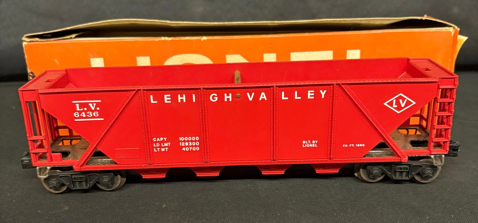 Lionel No. 6436-110 Hopper Car Lehigh Valley With Original Box 13": Lionel No. 6436-110 Hopper Car Lehigh Valley With Original Box 13"