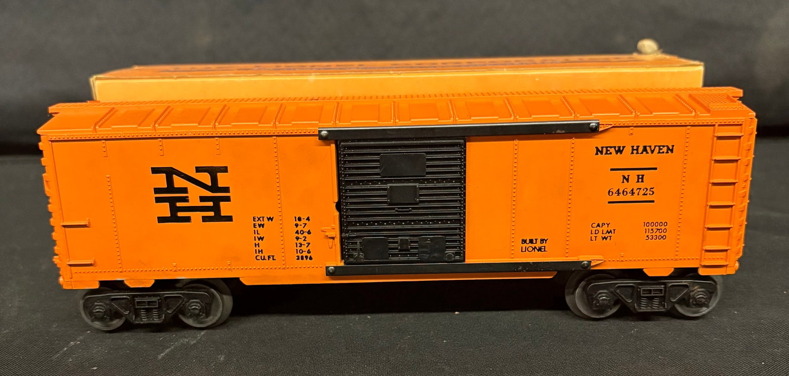 Lionel No. 6464-735 Box Car New Haven With Original Box 10": Lionel No. 6464-735 Box Car New Haven With Original Box 10"