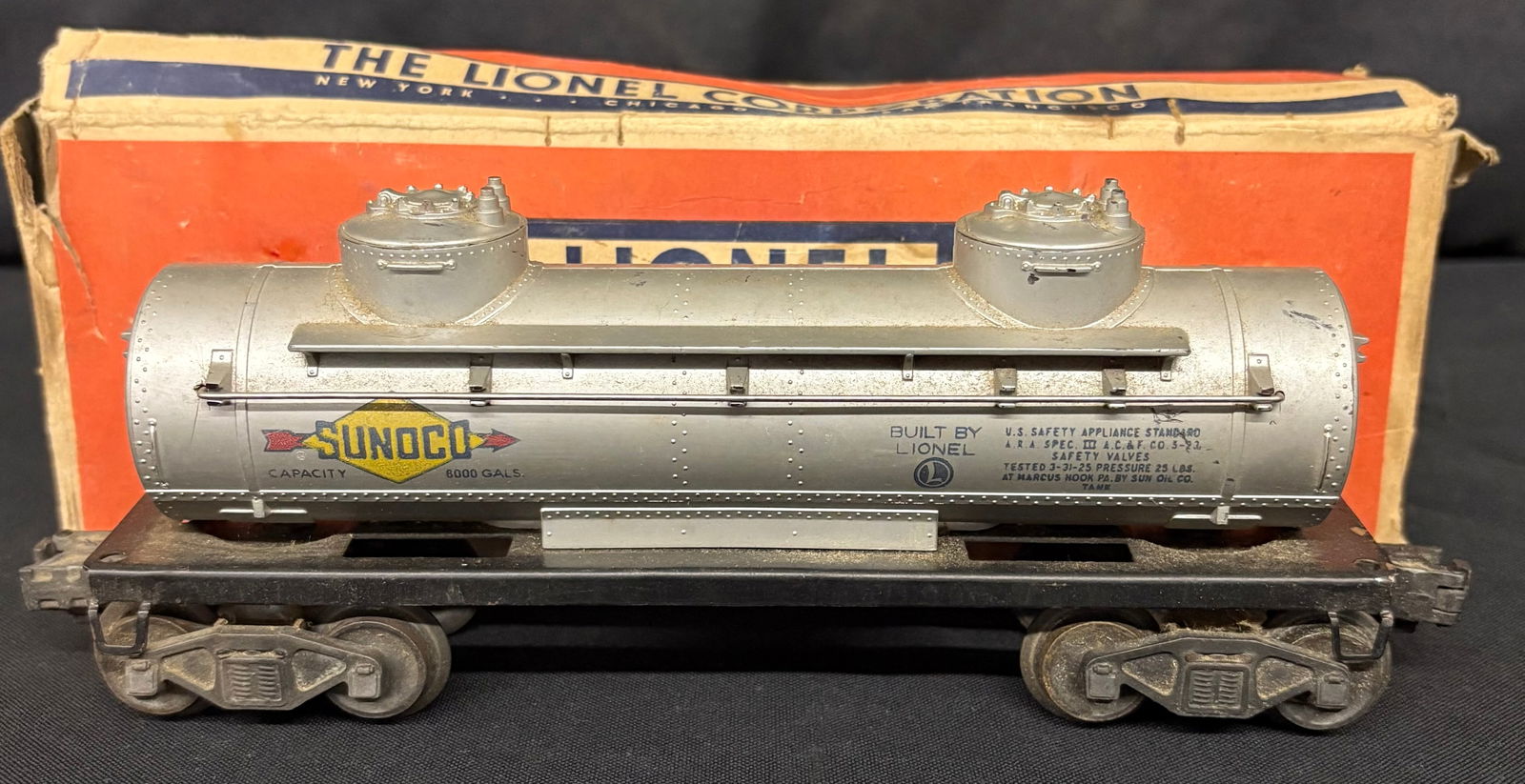 Lionel No. 6465 Tank Car Sunoco 2-Dome Tank Car No. 6465 With Original Box 10" (1 of 8)