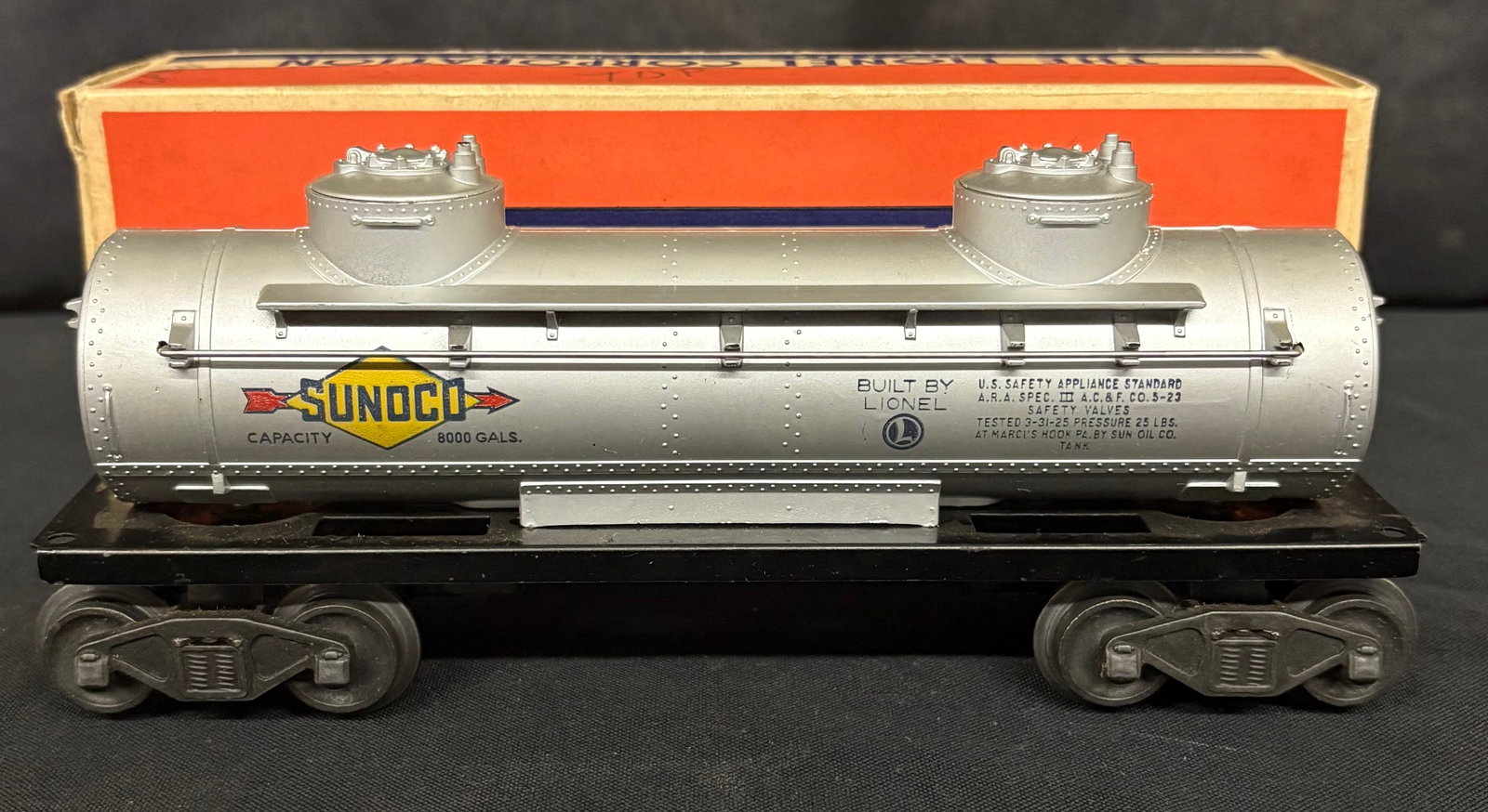 Lionel No. 6465-60 Tank Car Sunoco 2-Dome Tank Car With Original Box 8.5": Lionel No. 6465-60 Tank Car Sunoco 2-Dome Tank Car With Original Box 8.5"