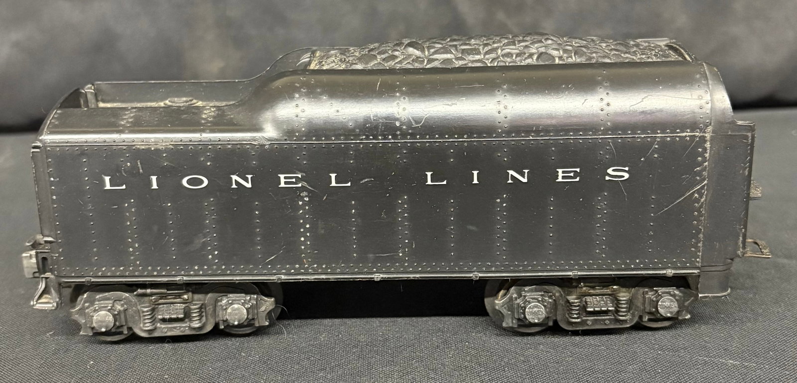 Lionel No. 1130T Lionel Lines Tender O Gauge 8.5": Lionel No. 1130T Lionel Lines Tender O Gauge 8.5"