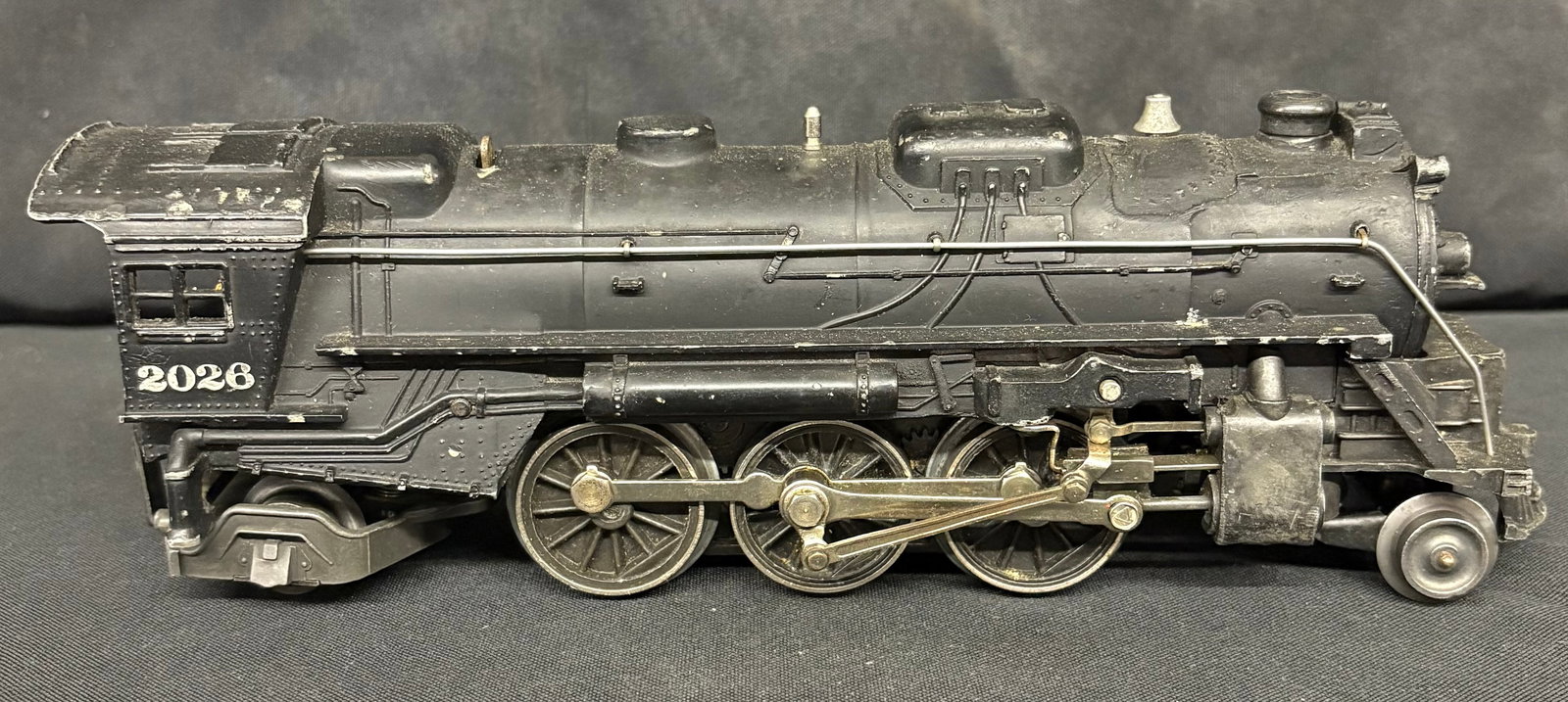 Lionel Engine No. 2026 Locomotive With Smoke Chamber Prairie Type 2-6-2 Locomotive 9": Lionel Engine No. 2026 Locomotive With Smoke Chamber Prairie Type 2-6-2 Locomotive 9"