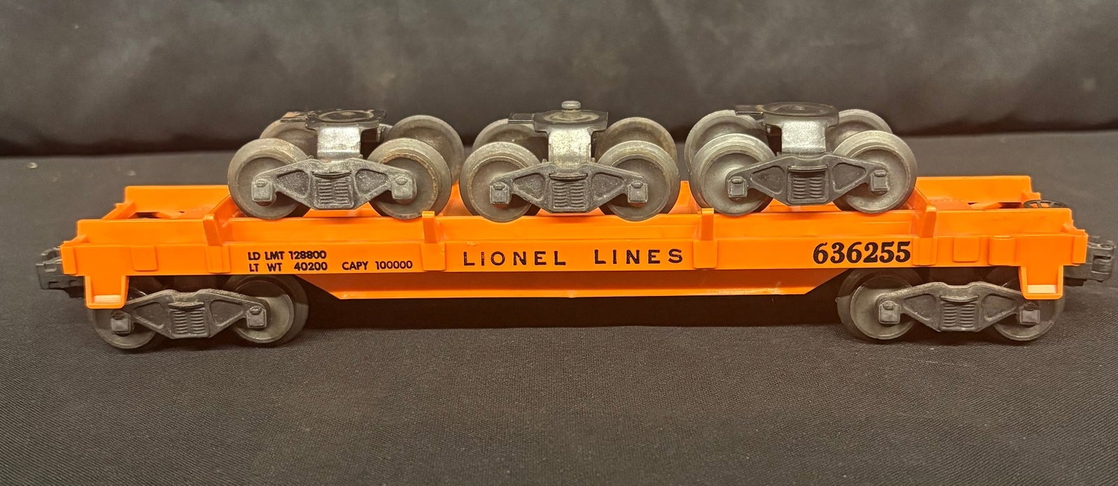 Lionel No. 6362 Rail Truck Car 11": Lionel No. 6362 Rail Truck Car 11"