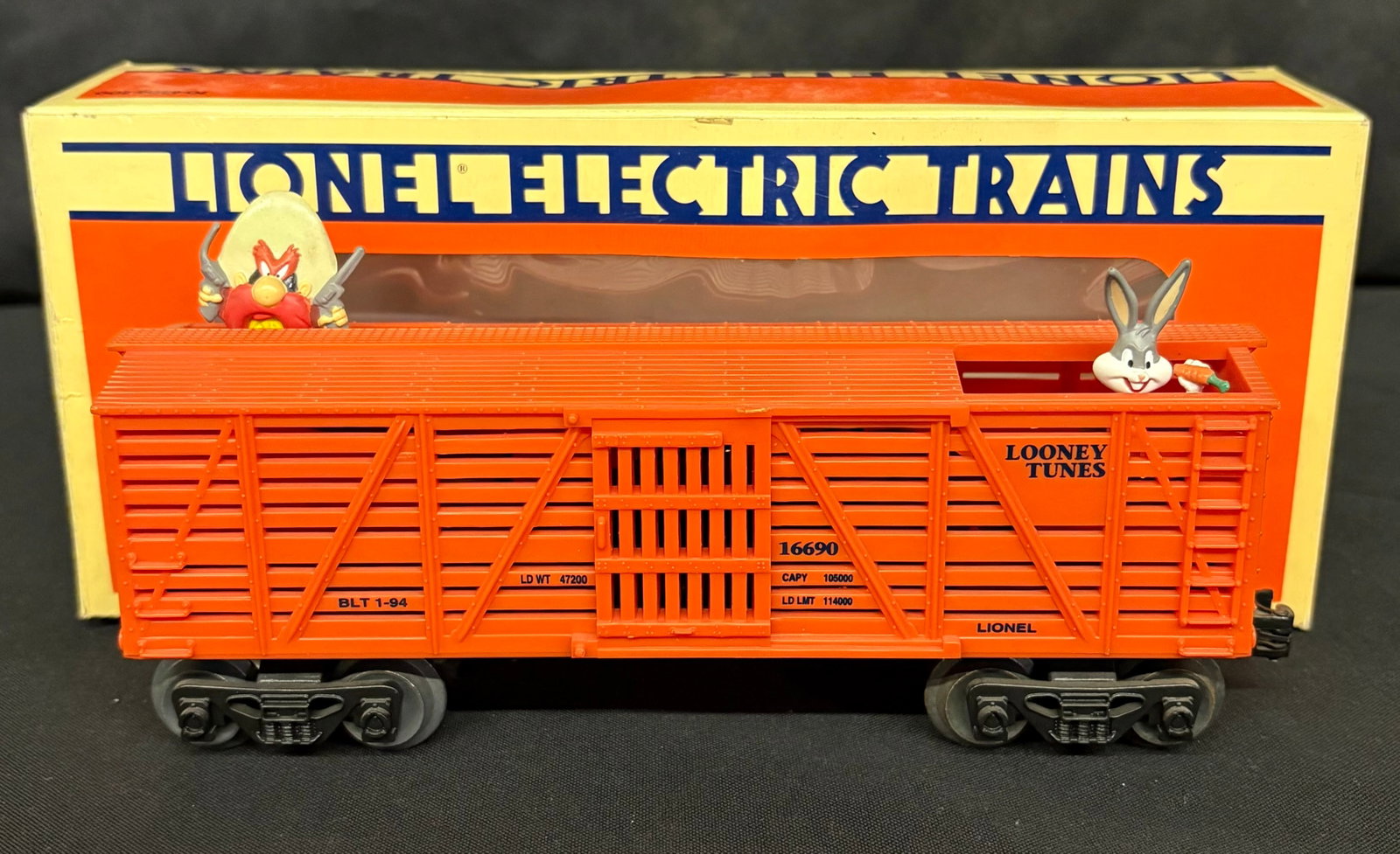 Lionel Looney Tunes Bugs Bunny - Yosemite Sam Outlaw Car 6-16690 With Original Box 9": Lionel Looney Tunes Bugs Bunny - Yosemite Sam Outlaw Car 6-16690 With Original Box 9"