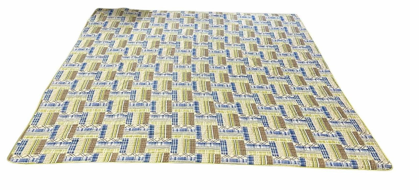 Hand Sewn Block Pattern Quilt 88"X100" (1 of 3)