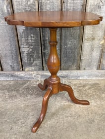 American Federal Tilt Top Mahogany Candle Stand Table With Spider Legs 19"X19"X28"