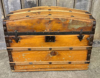 Early 20th Century American Rolling Pine Blanket Chest Storage Trunk 16"X27"X20": Early 20th Century American Rolling Pine Blanket Chest Storage Trunk 16"X27"X20"