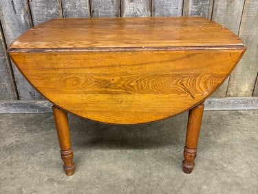 Round Drop Leaf Kitchen Table W. 2 Leafs 29"X42"X28"