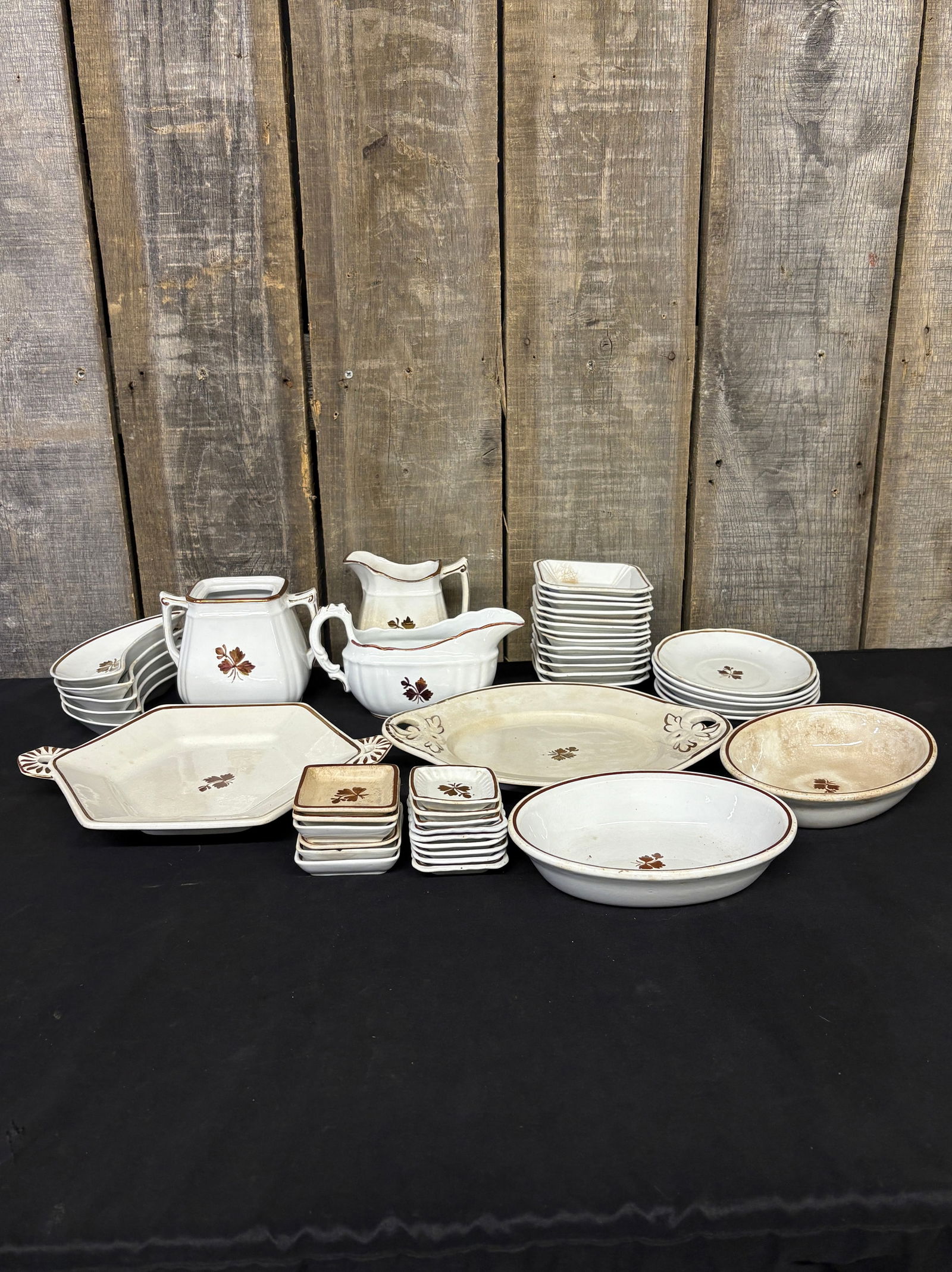 Large Misc. Collection of Ironstone China Serving Dishes in Tea Leaf Pattern, England (Largest (1 of 6)
