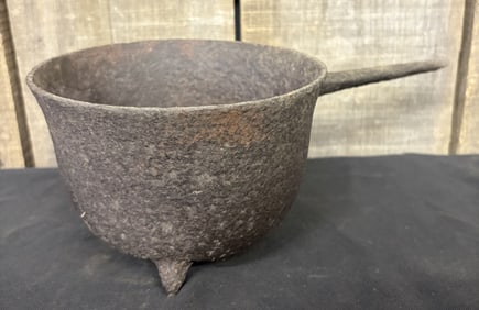 Antique Primitive Cast Iron 3-Leg Smelting Pot