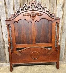 Antique Victorian Mahogany Bed by G. Henshaw & Sons, Cincinnati Ohio