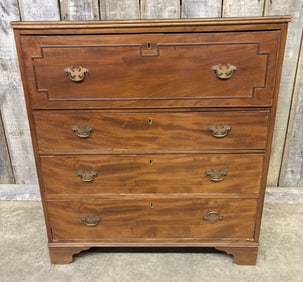 English Georgian Bachelors' Chest or Dresser