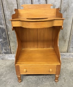 English Hepplewhite Wash Stand
