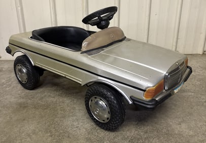 Vintage Mercedes Benz 650 JS - Electric Pedal Car 14"X38"X19"