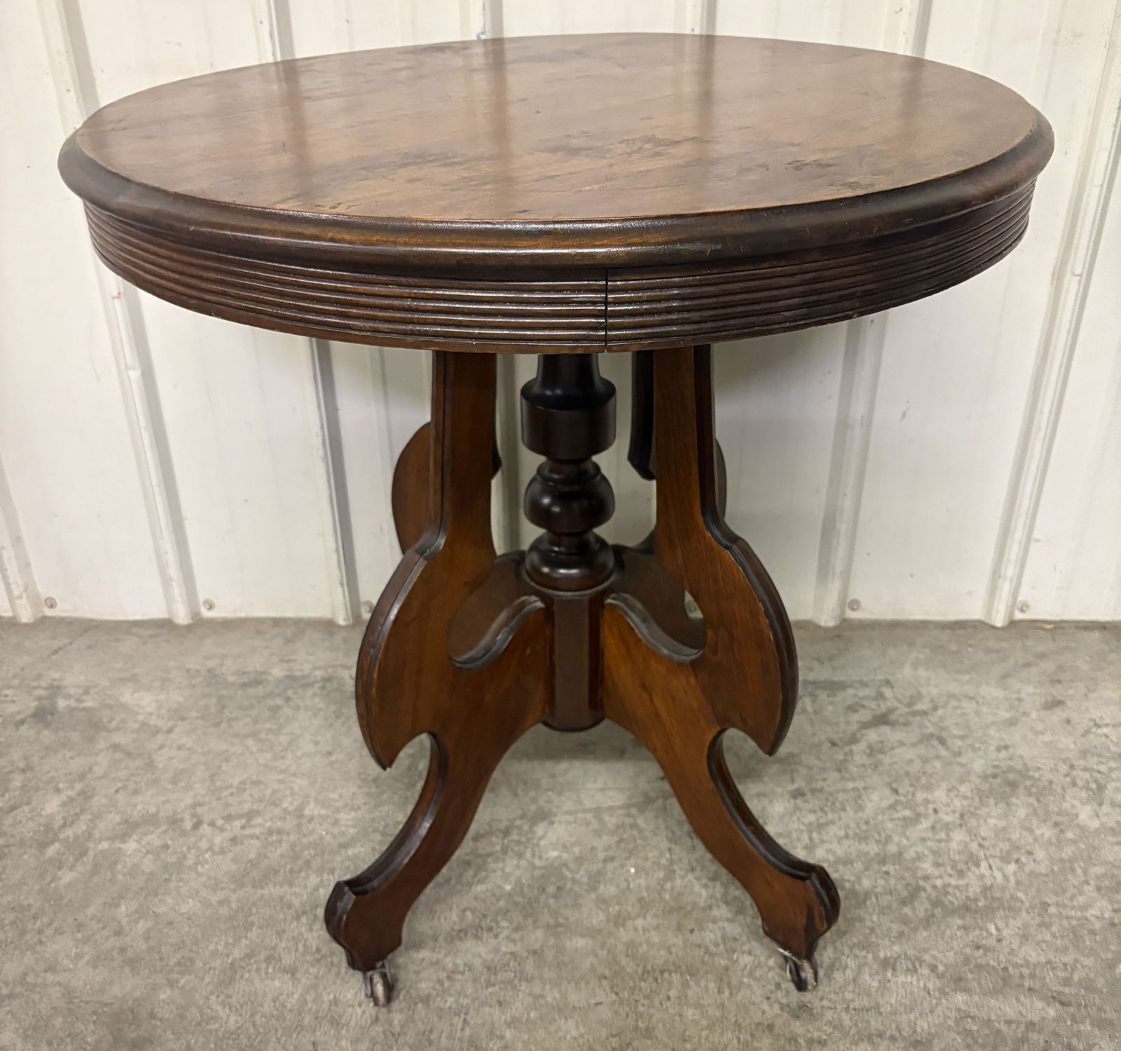 Victorian Mahogany Side Table Parlor Table 24"X28"X31" (1 of 6)