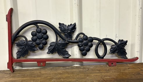 Cast Iron Grapevine Wall Mounted Hanging Sign Bracket 18"X9"