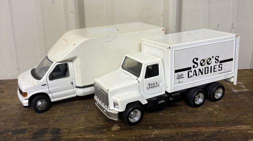 Pair Of Collectible Retro Box Trucks 4"X5"X11"