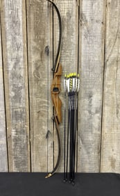 TD Hunter 58" Recurve Bow With Set Of Arrows 53"