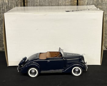 1936 Ford Deluxe Cabriolet Diecast 12"X7"X7"
