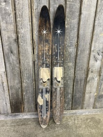 Pair Of Vintage Sea Rader - Mid Century Skis 7"X66"