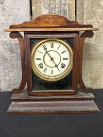 E. Ingraham Co Mantle Clock, Bristol Conn. USA 5"X13"X14"