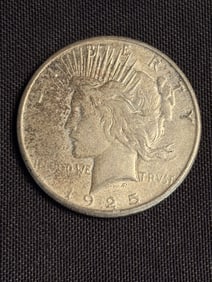 1925-S Peace Dollar (90% Silver) 1.5"